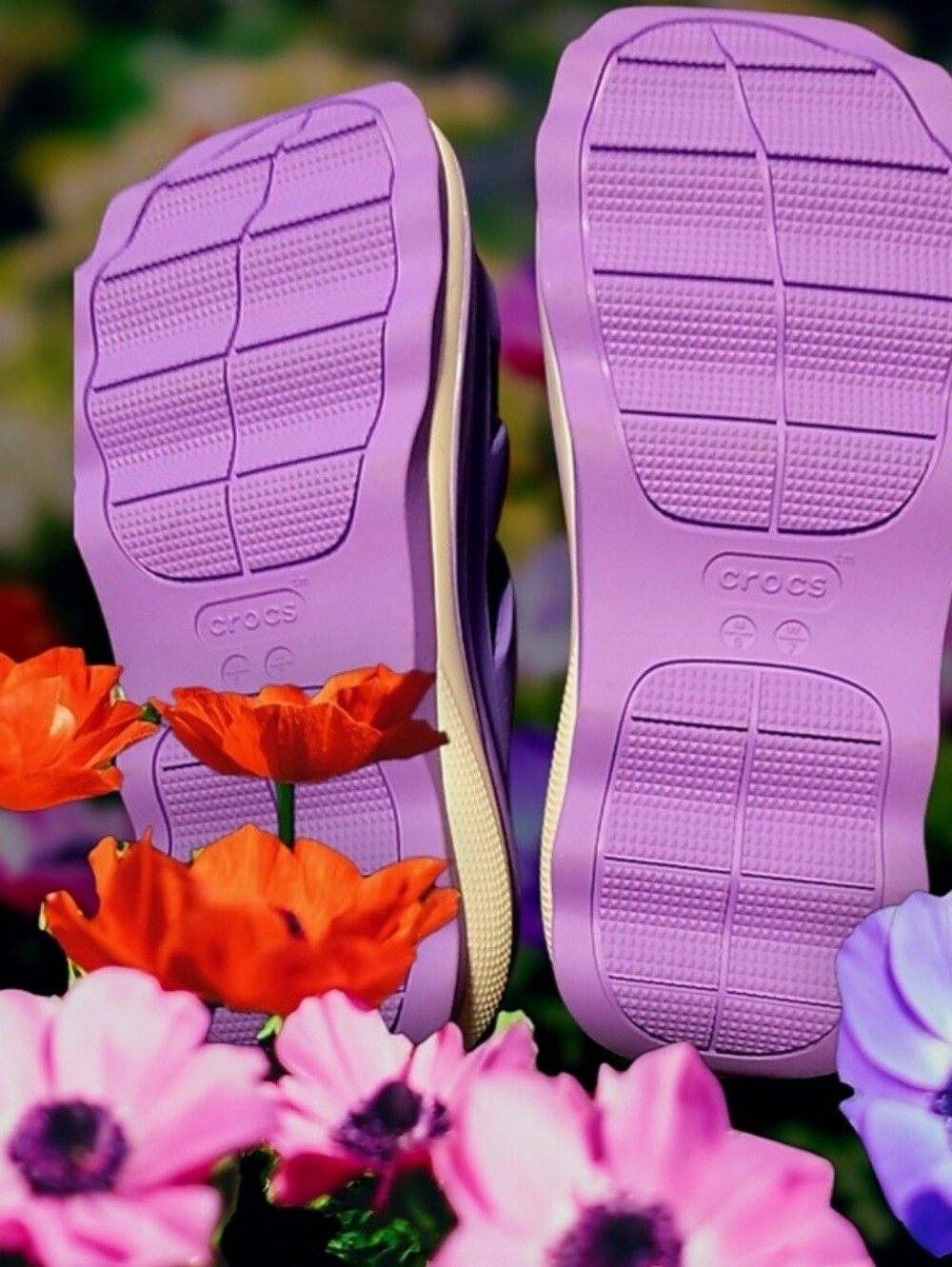 💜 Crocs MEGA CRUSH Triple Band Slide Sandals - GALAXY Lavender - Picture 3 of 11